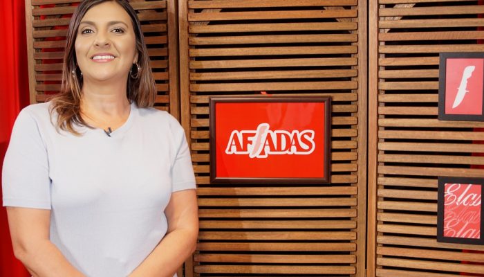 Adriana Barros no podcast Afiadas