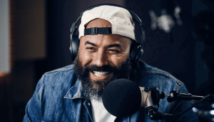 Radialista afirma que Tyga lança hits há 15 anos consecutivos e vira piada nas redes