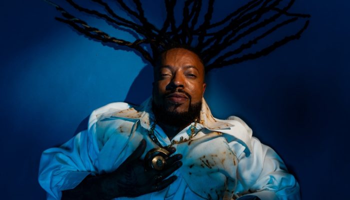 Rael mergulha em si mesmo e expande sua narrativa no álbum “Nas Profundezas da Onda”