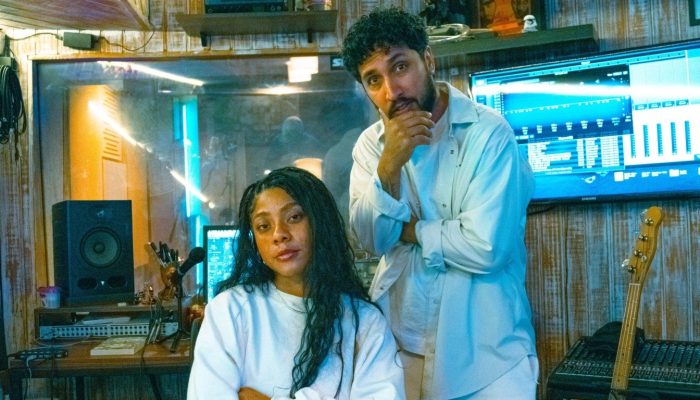 Rashid e Ajuliacosta lançam a música “Um Novo Tom”