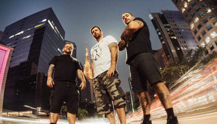 Reexista, banda formada por músicos veteranos do rock underground, estreia com álbum homônimo