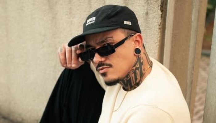 Rô Rosa estreia EP “Estações” e alcança 500 mil streams na primeira semana