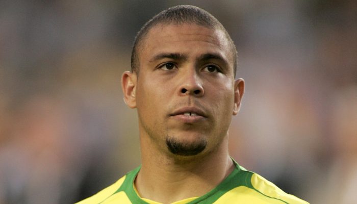 Ronaldo Afirma que SAF é a Única Solução para o Corinthians e Manifesta Interesse em Investir