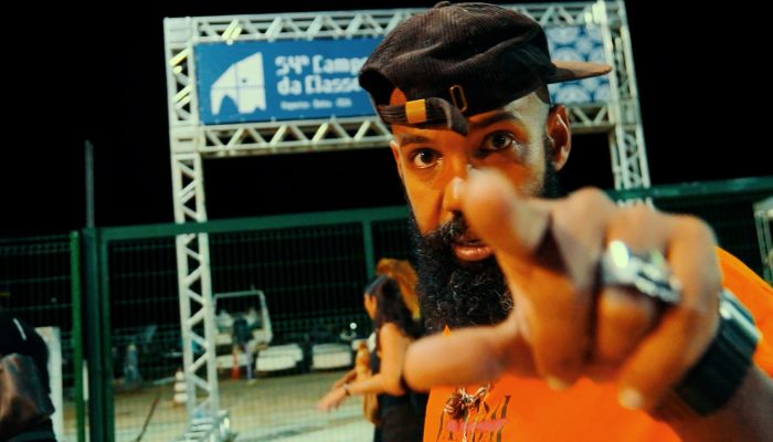 Russo Passapusso estreia série no YouTube com bastidores de turnês e encontros musicais