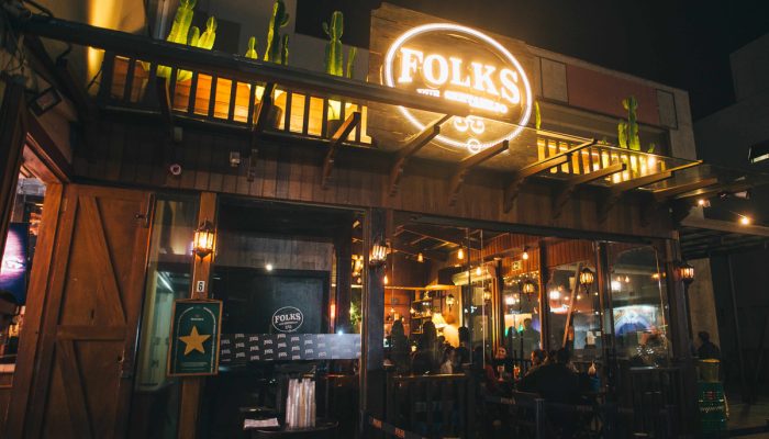 Entrada do Folks Pub Sertanejo - Crédito Henrique Campina