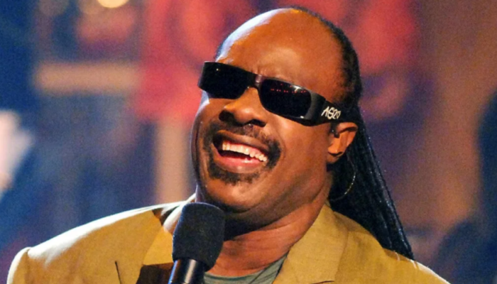 Stevie Wonder anuncia novo álbum de inéditas e resgata faixas gravadas na época de 'Songs in the Key of Life'