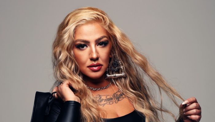 Suppa Fla e Cabal Relançam o Reggaeton Dançante e Provocativo de ‘220’ nas Plataformas Digitais