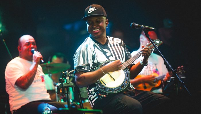 Thiaguinho lança audiovisual do EP 'Banjo e Boné'; assista!
