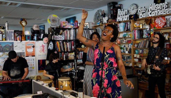 Tiny Desk ganhará versão 100% nacional com estreia ainda em 2025!