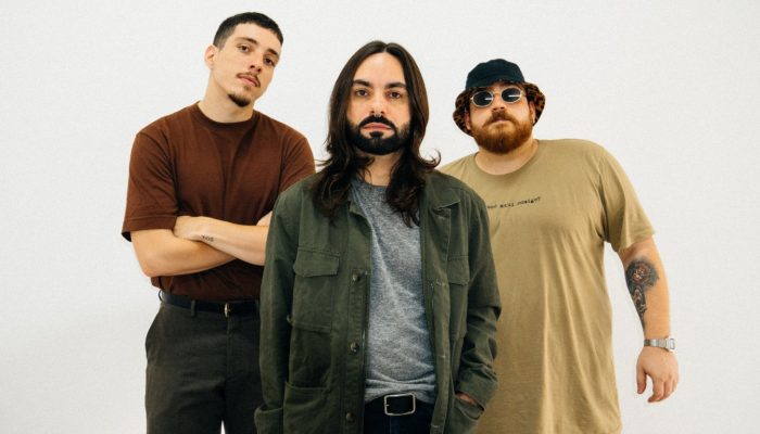 Tipo Um imortaliza "noite mágica" de conexão com o público em "Ao Vivo na BECO"; ouça