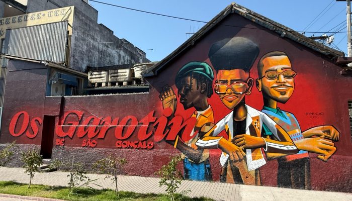 Trio Os Garotin é homenageado em mural no centro de São Gonçalo por Marcelo Eco