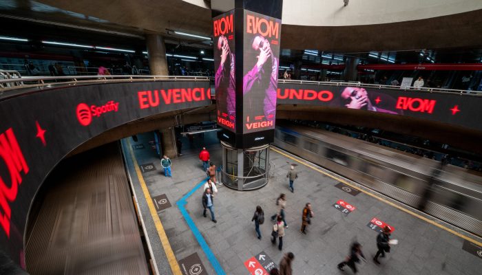 Veigh leva o trap de 'Eu Venci o Mundo' pra linha vermelha