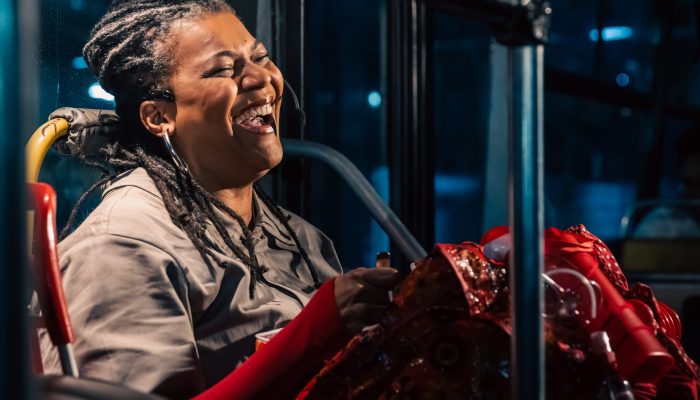 Zózima Trupe Estende Sucesso e Anuncia Últimas Semanas de Peça em Ônibus na Praça Roosevelt